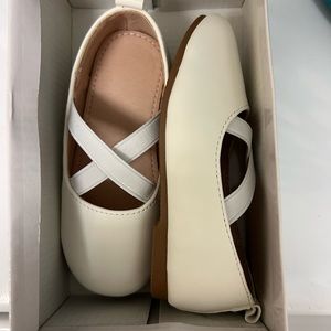 TODDLER white slip on shoes